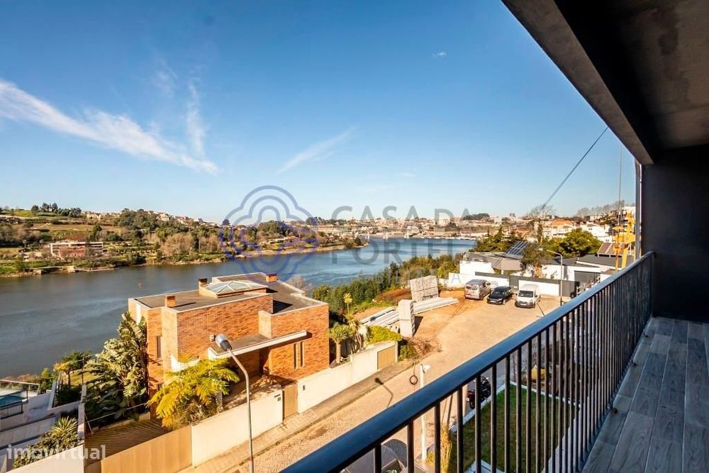 Moradia em Acabamento em Valbom junto ao Rio Douro