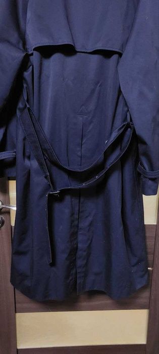 Плащ-тренч, пальто темного синего цвета