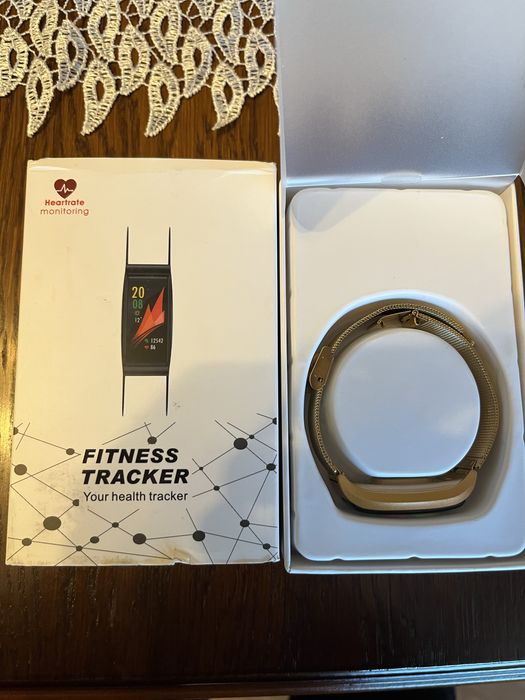 Bezprzewdodwy zekarek fitness tracker