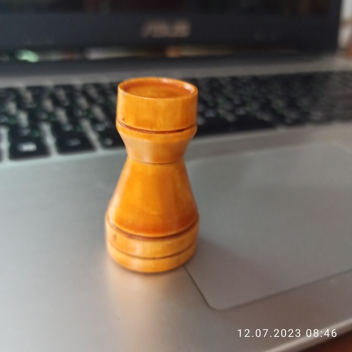 Шахматные фигуры из пластика