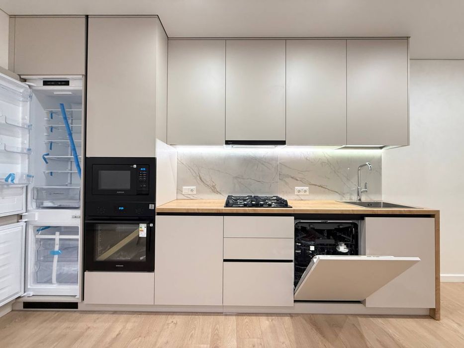 Велика 1-кімнатна в ЖК «На Щасливому». 49 м2. Вул. Студенська 32 !!!