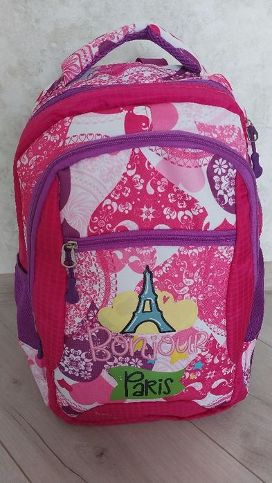 Шкільний рюкзак .