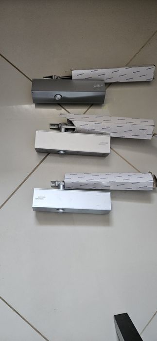 Samozamykacz do dżwi Dorma kaba TS 83 EN 3-6