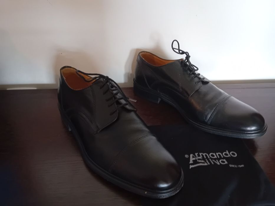 Sapatos em pele sola de couro marca Armando Silva, 1946, qualidade