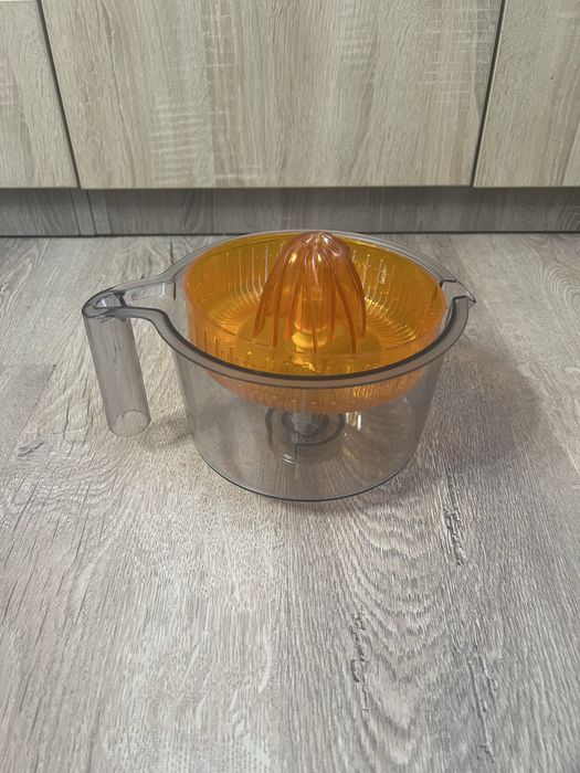 Насадка для цитрусових. Від кухоного комбайну Bosch MUM 5