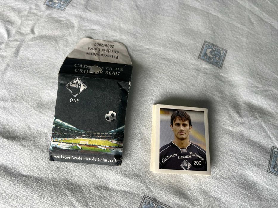 Caderneta cromos autocolantes Académica 2006/2007 - quase completa + cromos individuais