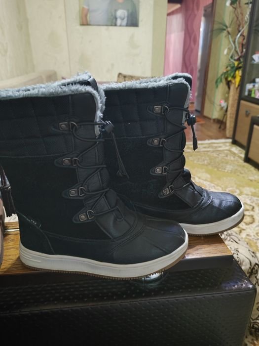 Взуття для дівчинки