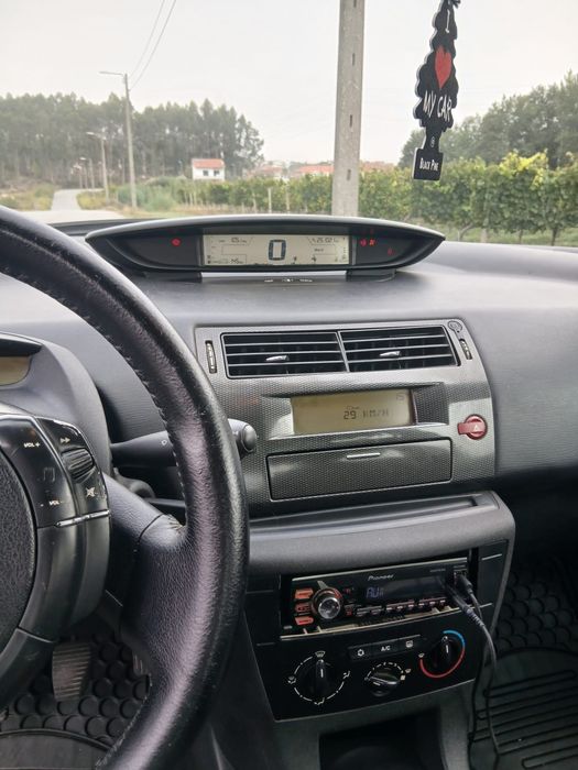 Vendo Citroën C4 Coupé 1.4  16V VTR de  2005 a gasolina