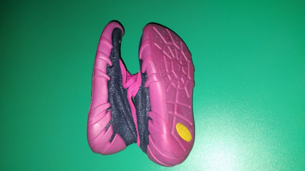 Pantofelki dla dziewczynki rozmiar 24