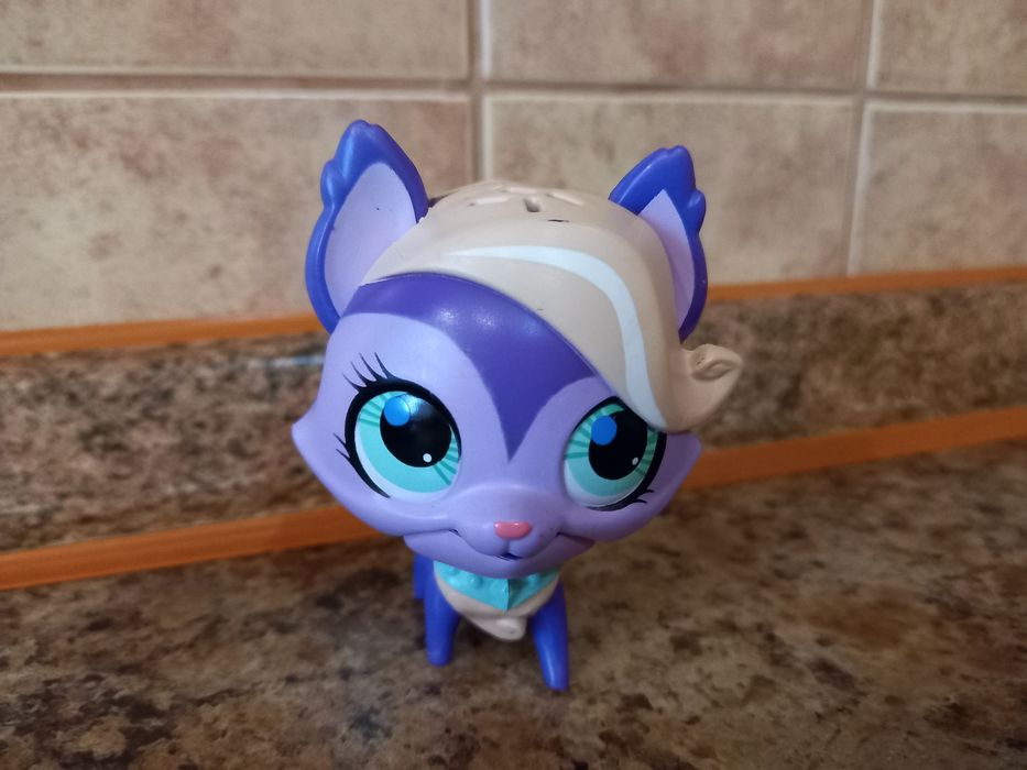 Интерактивная кошка  Littlest petshер.Оригинал