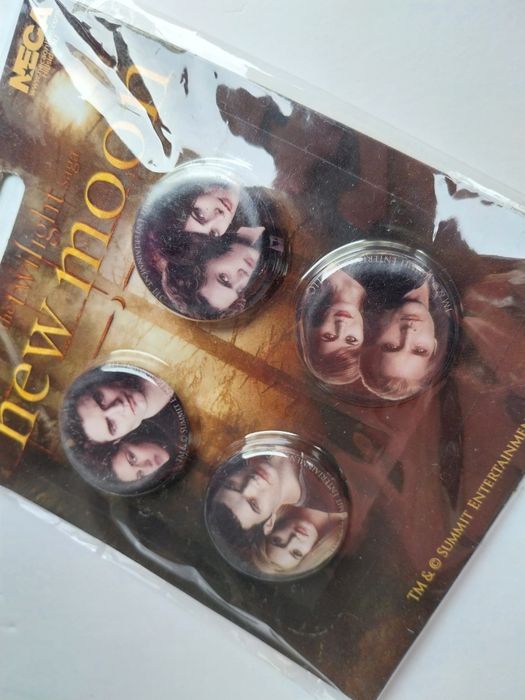 Twiligh New Moon Crepúsculo Lua Nova  - 4 pins Cullen NECA NOVO selado