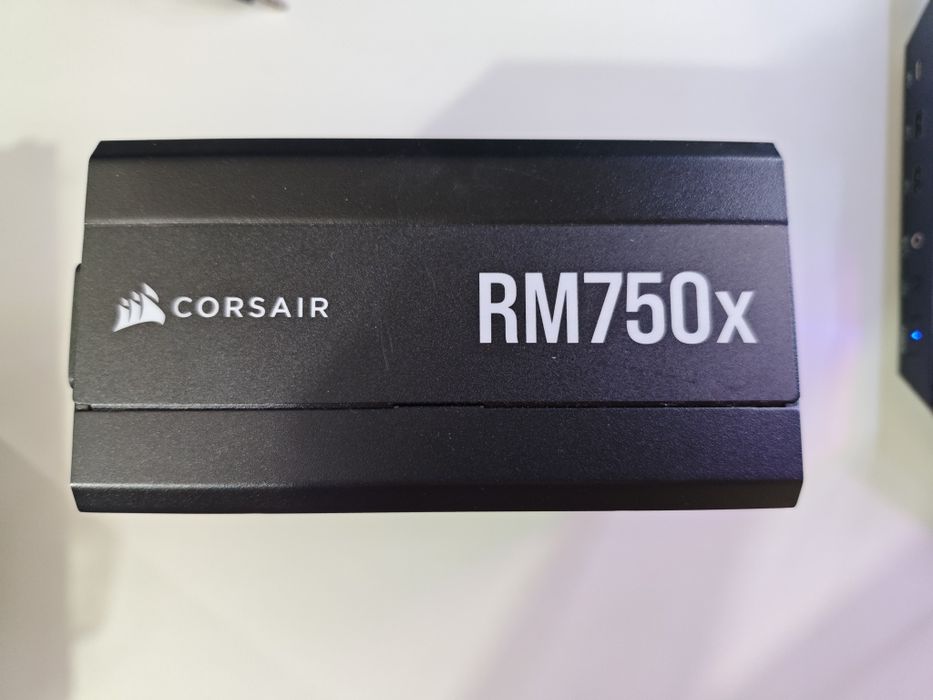 Fonte alimentação full modular gold  Corsair RM750