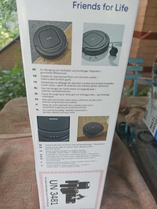 Робот пилесос фірма Severin