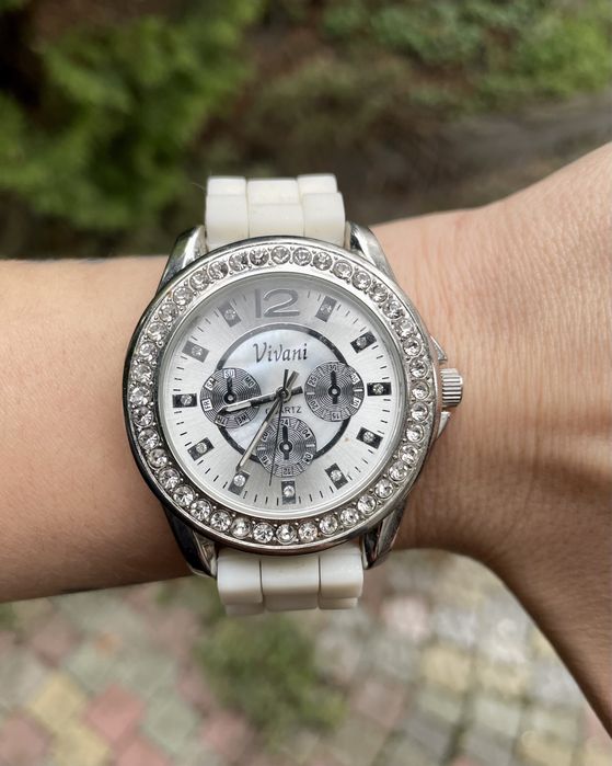 Новий кварцовий годинник Anne Klein