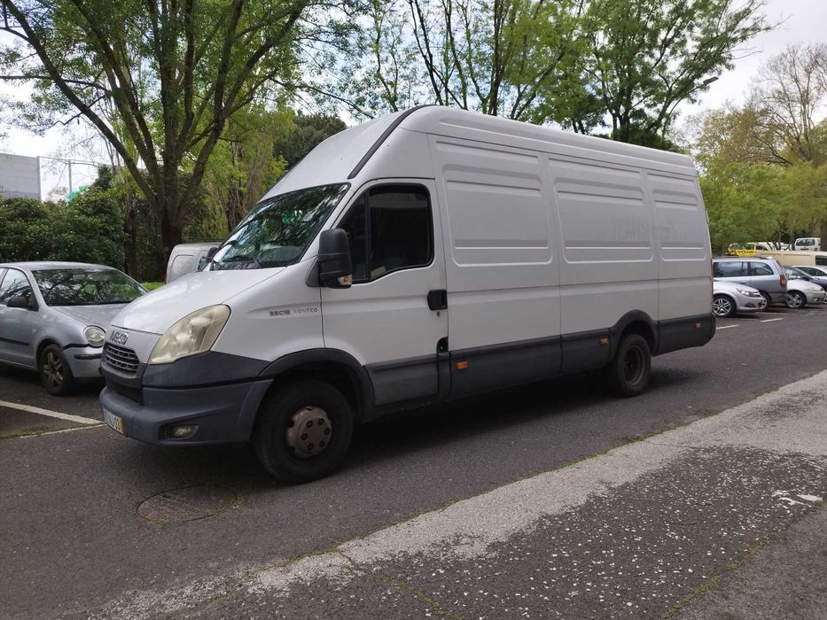 Recolha de móveis, monos