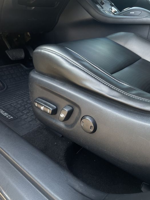 Lexus ct 200h 2013р