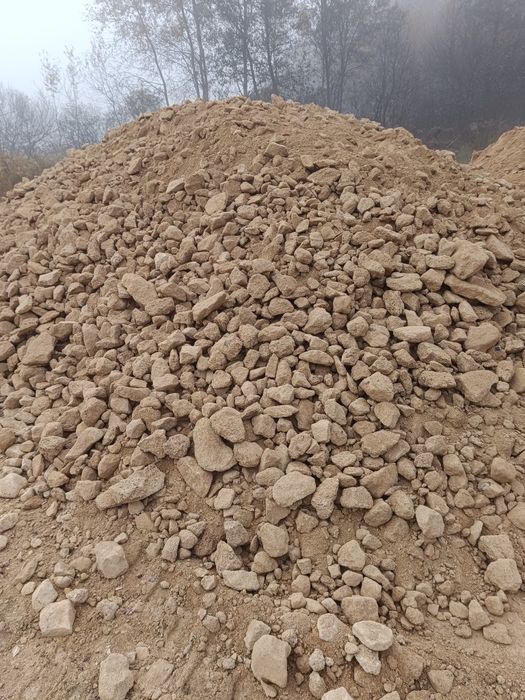 Czarna ziiemia -piasek-kamien-rumosz szaniecki-itp