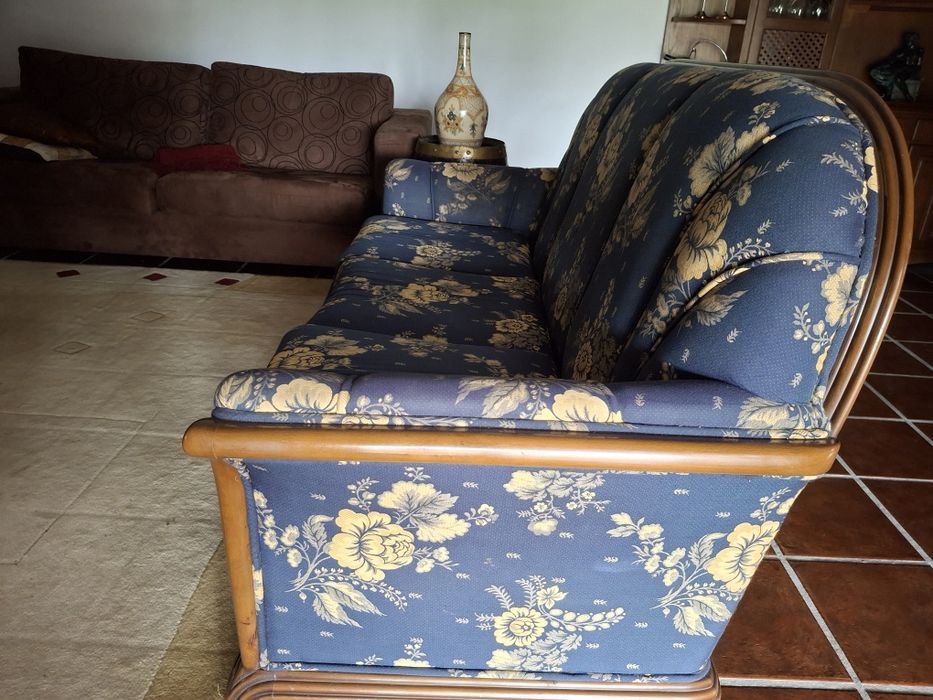 Sofa azul em tecido