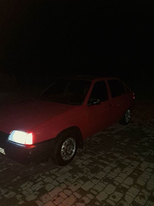Продам авто Опель Кадет 1.6