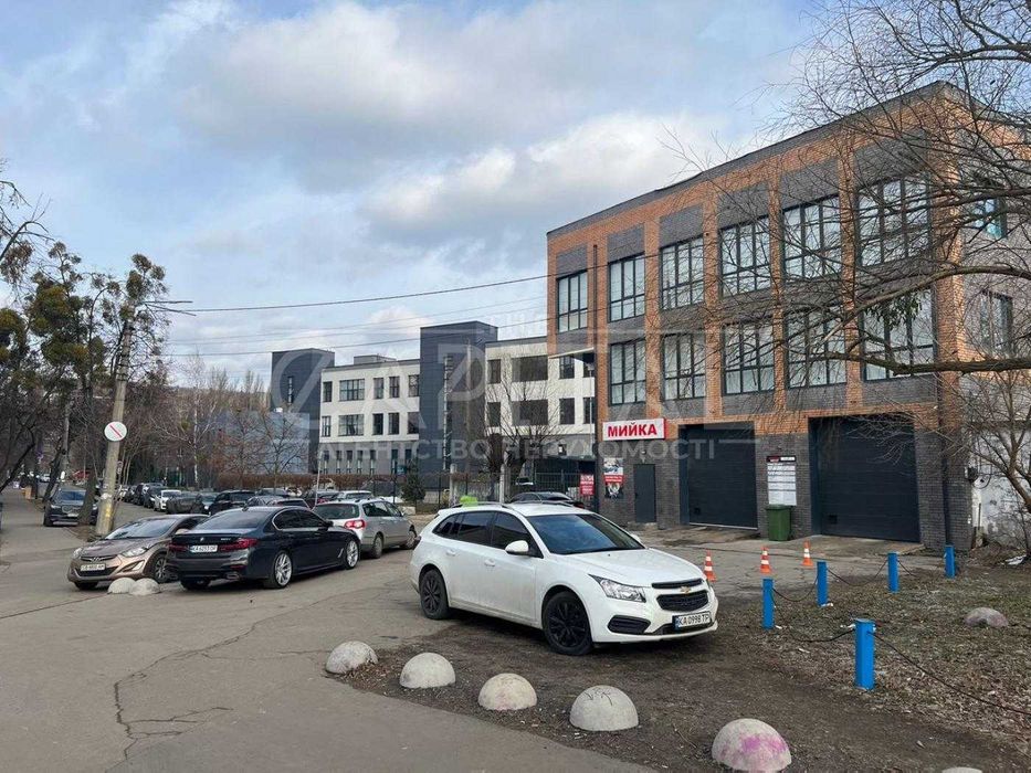 Продажа отдельно-стоящего коммерческого здания / 1067 м2/ Соломенка
