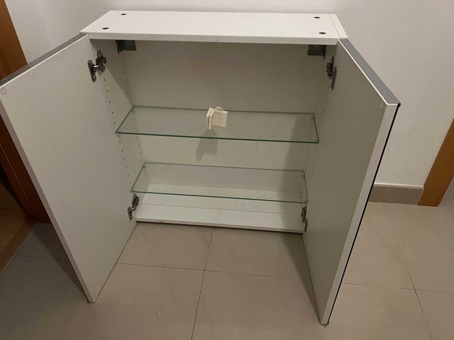 Armário Espelhado com 2 portas IKEA