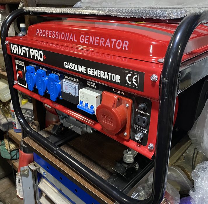 Генератор бензиновий трифазний 4,5-1,5 ватт, 380/220 вольт, новий