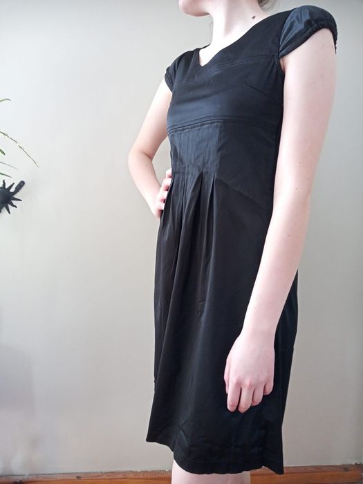 Elegancka, satynowa, czarna sukienka/ orsay