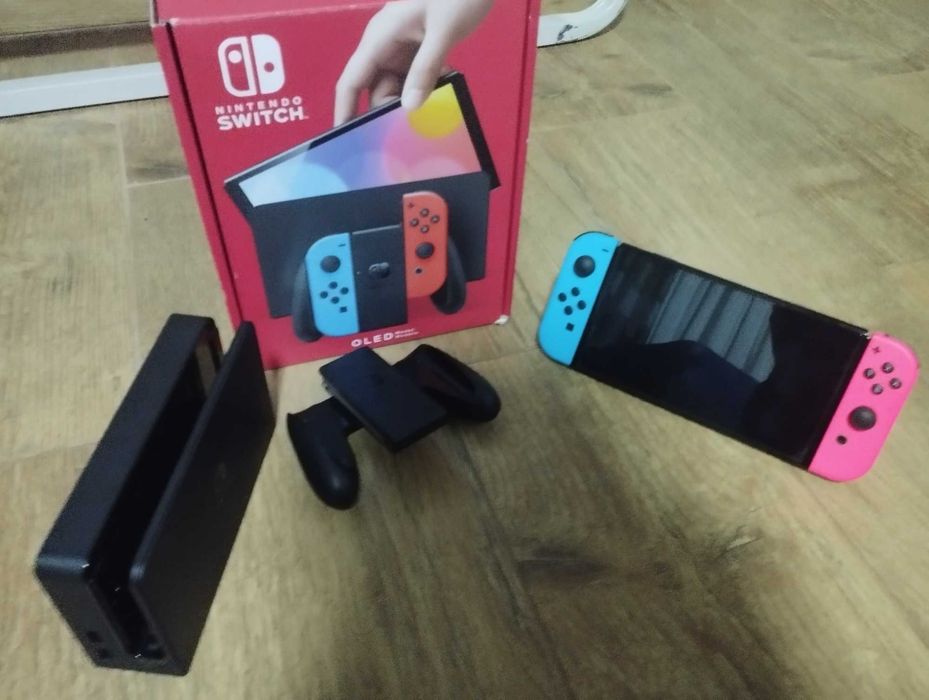 Nintendo Switch OLED 64GB + Acessórios