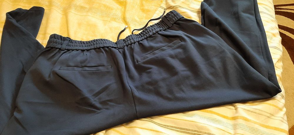Sprzedam spodnie r.44