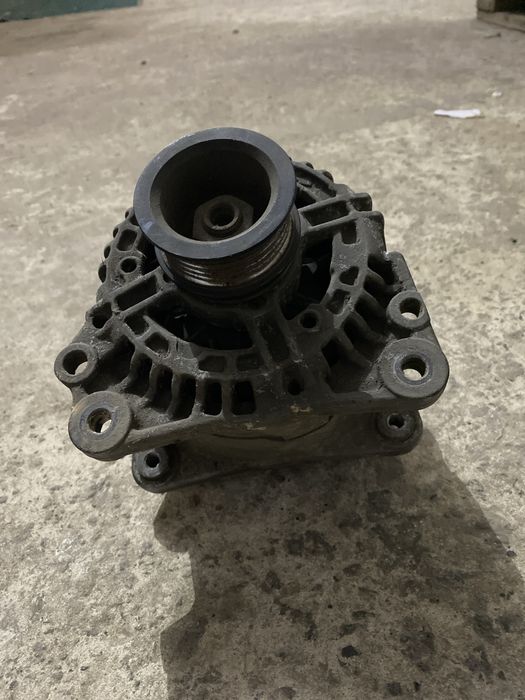 Генератор Skoda Octavia тур 1.6