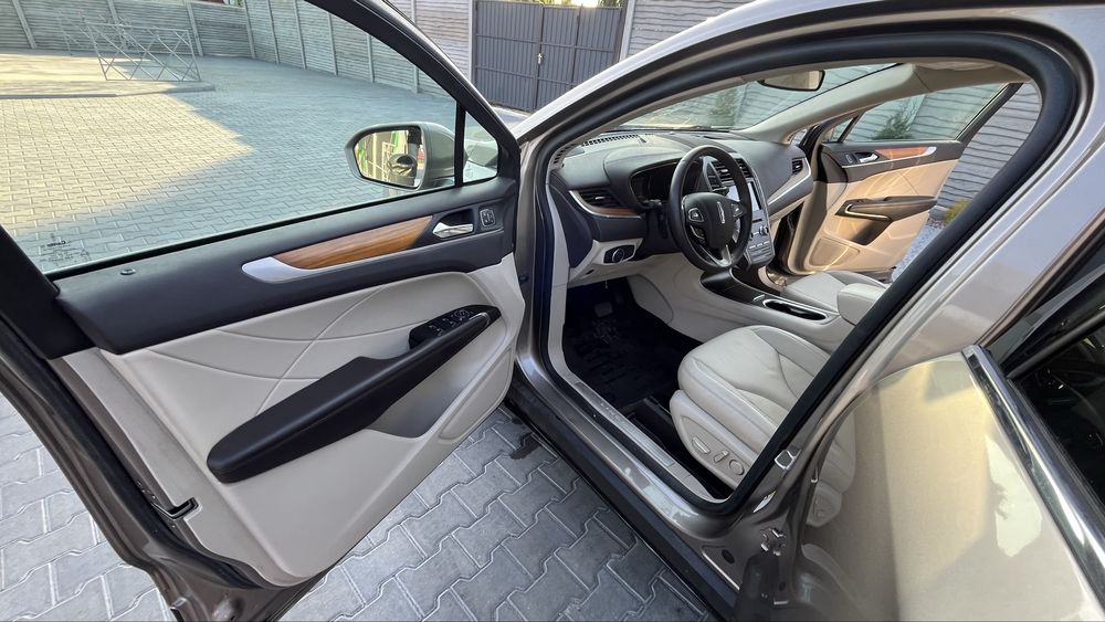 Lincoln MKC 2019 VIN 5LMCJ2C98KUL45197 фото оголошення 16 з 22