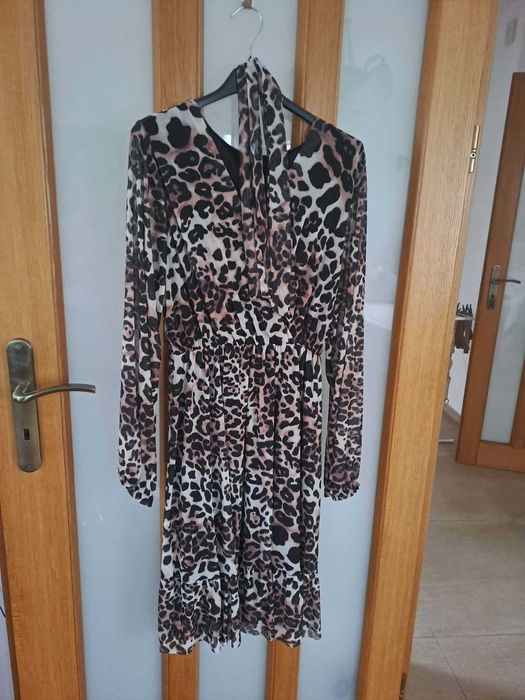 Elegancka sukienka panterka