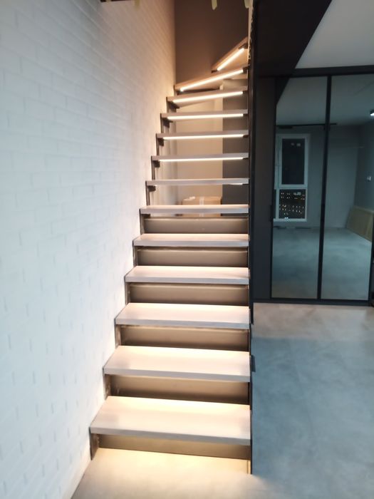 Деревянные ступени.  Ступени из дерева. Ступени для лестницы