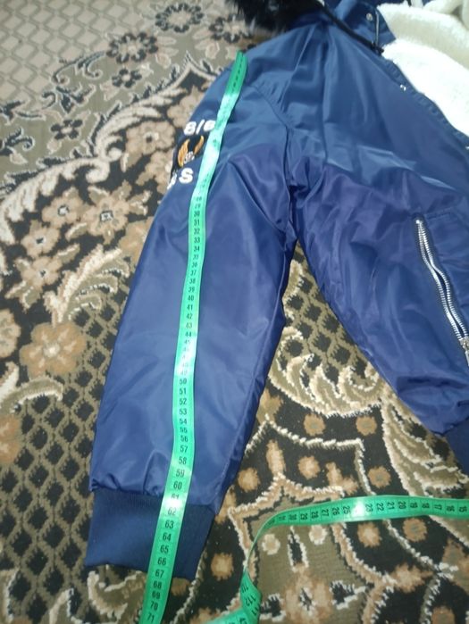Продам куртку нову