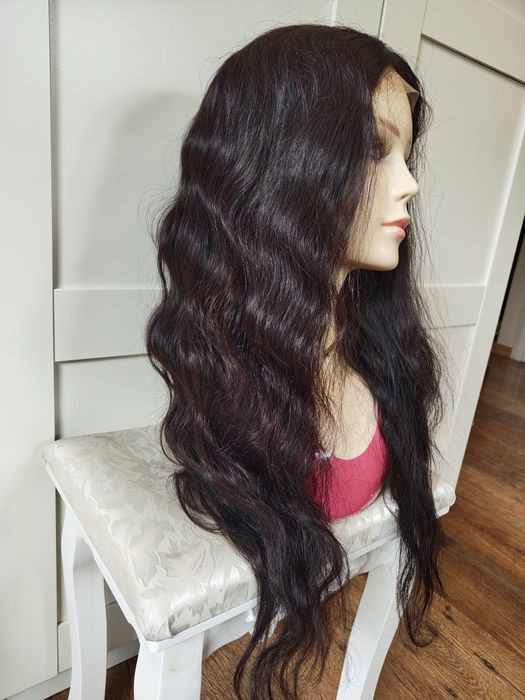 Piękna peruka naturalna lace front.