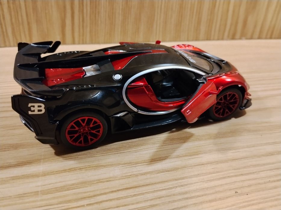 Модель машинка авто Bugatti 1:32 автоэксперт металл,свет,звук, инерция