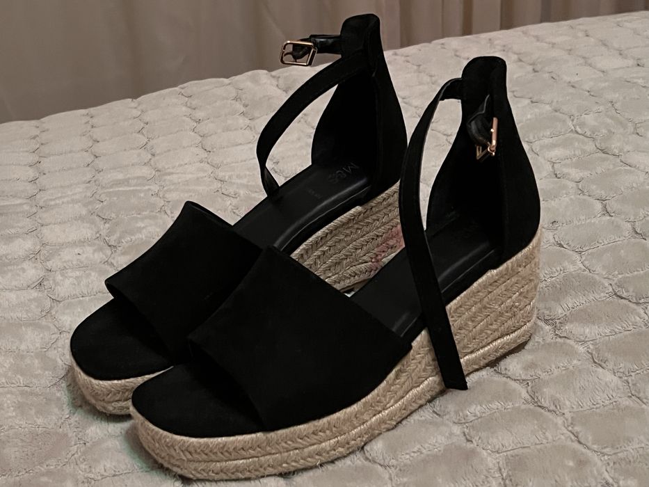 Босоніжки замшеві M&S