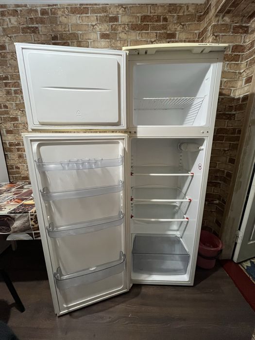 Холодильник snaige