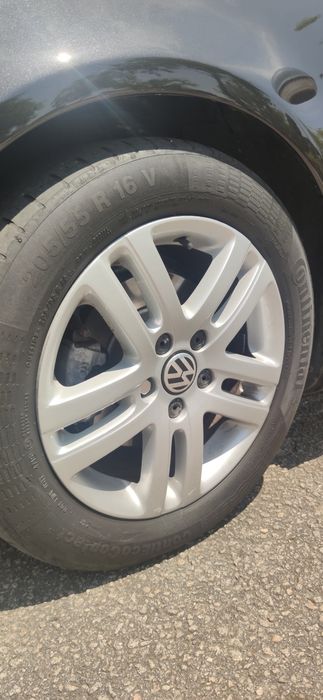 VW Golf 5    (look GTi)