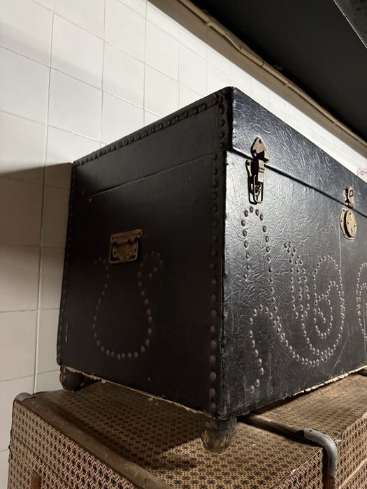 Baú vintage antigo decorativo em madeira e metal – 30€