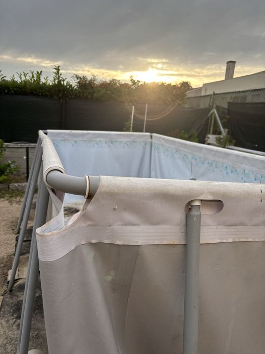 Piscina de 410cm por 240cm/ 120cm de altura