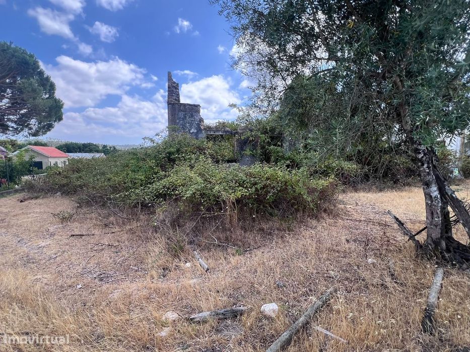 Vende-se Moradia á Entrada de Ourém- Grande Oportunidade