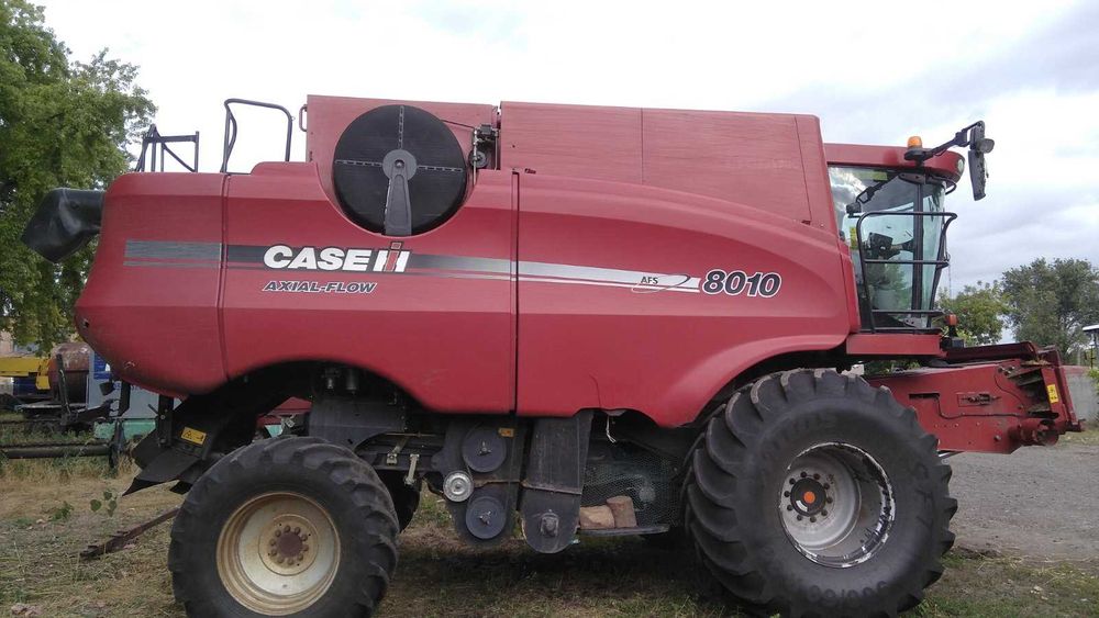 Комбайн CASE 8010