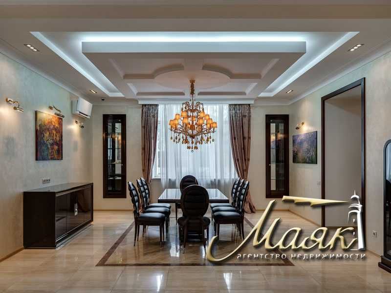 Безупречный дом на Великом Лугу.