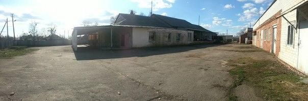 Будівлі вільного призначення на огороженій території.