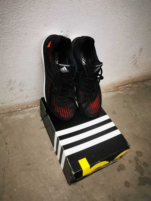 Ténis - Sapatilhas ADIDAS 44 Vengeful Running Court Homem