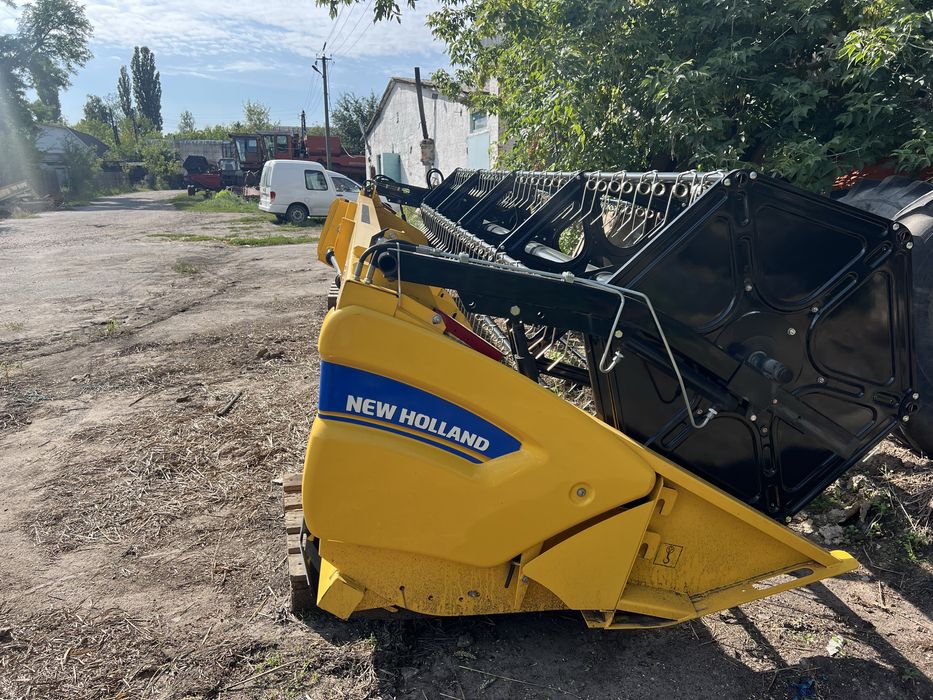 Продам жатку зернову NewHolland 6м, 20 фут