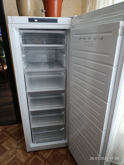 Продаю морозильная камера на 182 литра