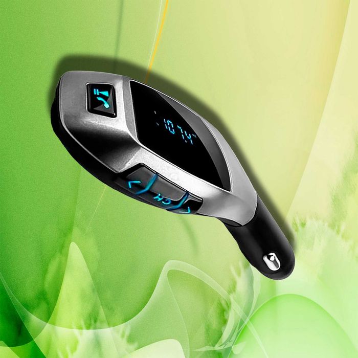 Смарт-трансмиттер. Музыка и безопасные звонки за рулем.