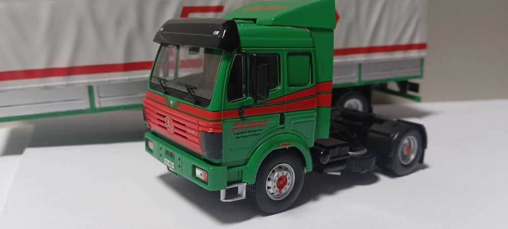 Camião Mercedes 1/43